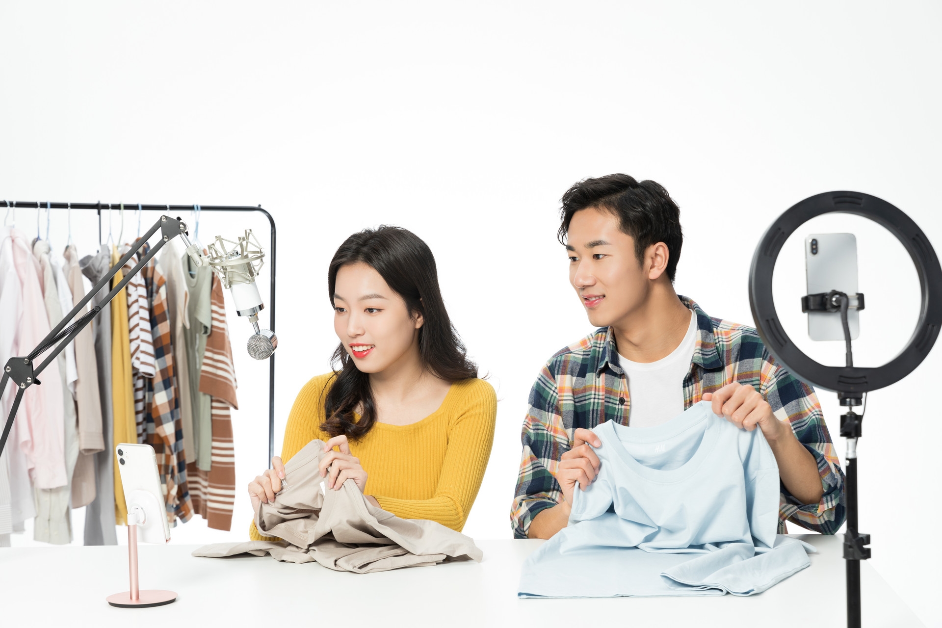 新消費(fèi)品牌策劃之品牌啟動(dòng)的“三重聚焦”